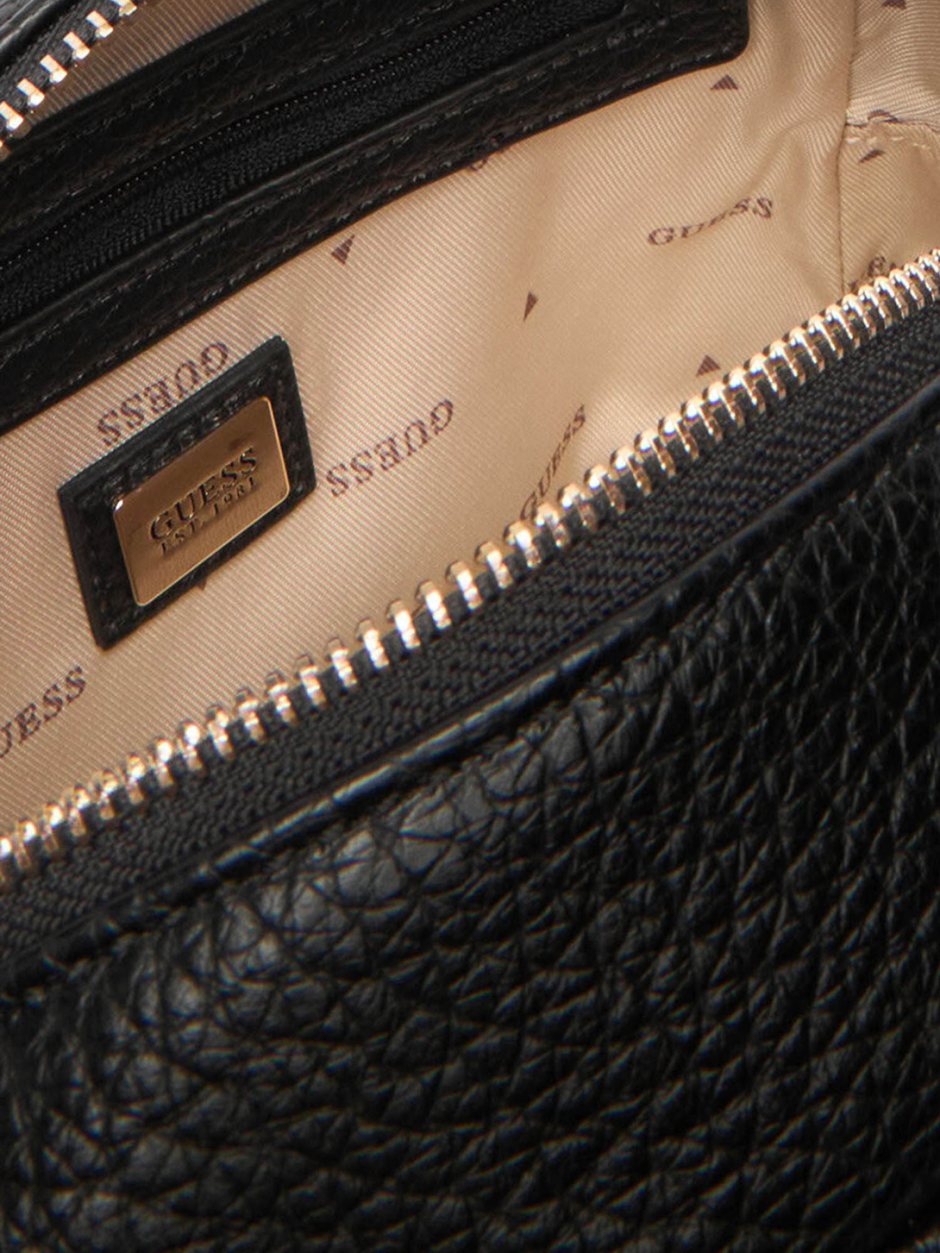 Сумки GUESS модель HWBG95.01170;BLA Сумки GUESS модель HWBG95.01170;BLA Фото
