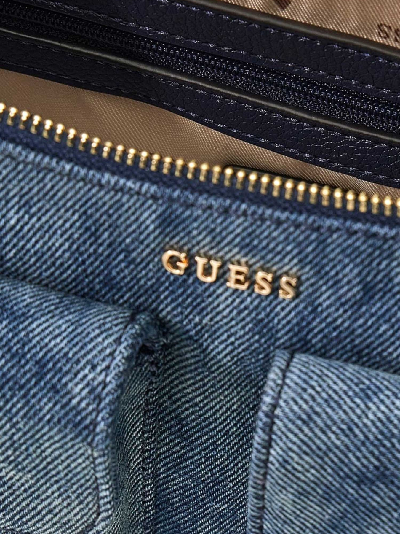 Сумки GUESS модель HWDG99.30170;DEN Сумки GUESS модель HWDG99.30170;DEN Фото