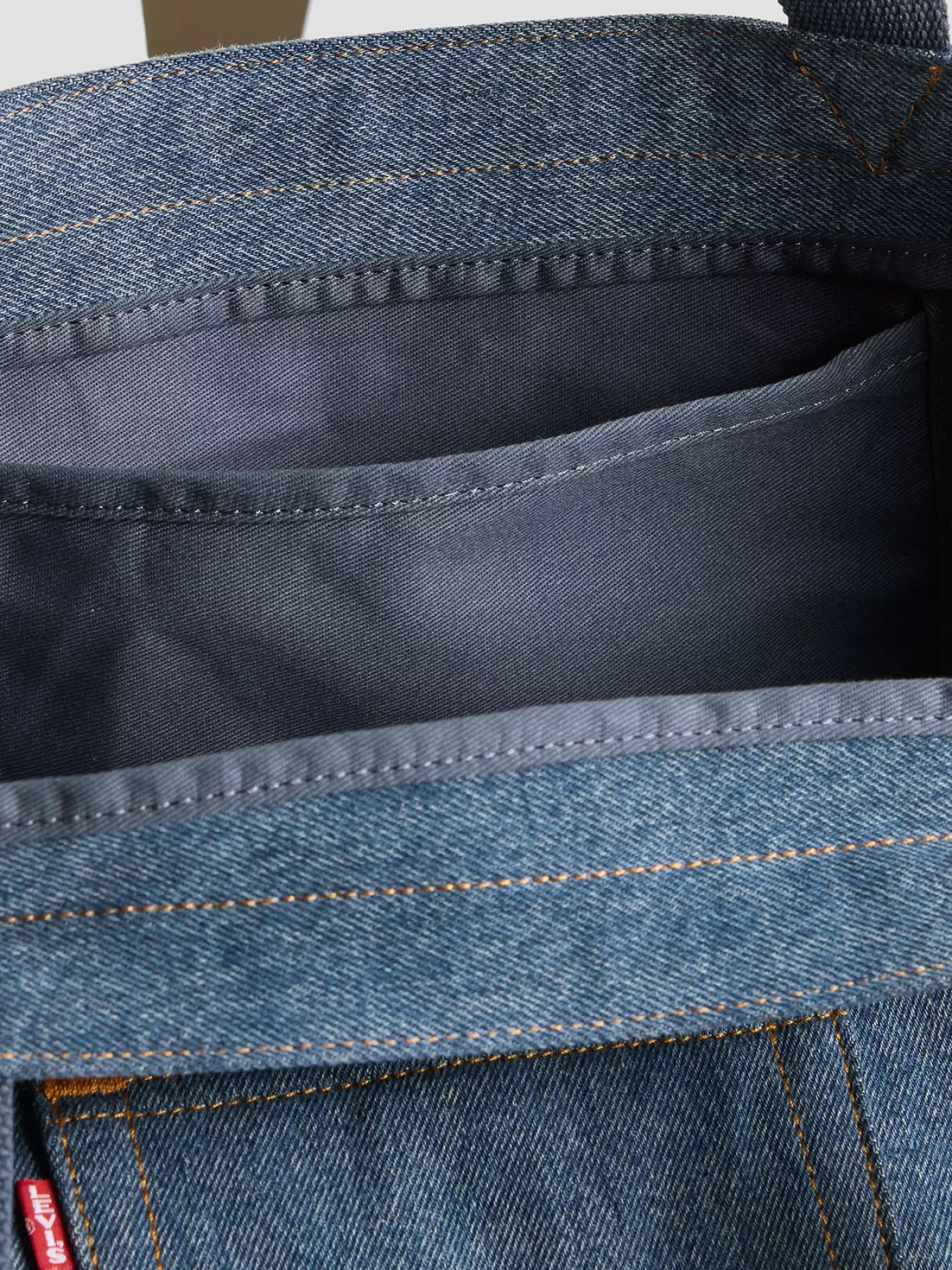 Сумки Levi's модель D5440;0000 Сумки Levi's модель D5440;0000 Фото