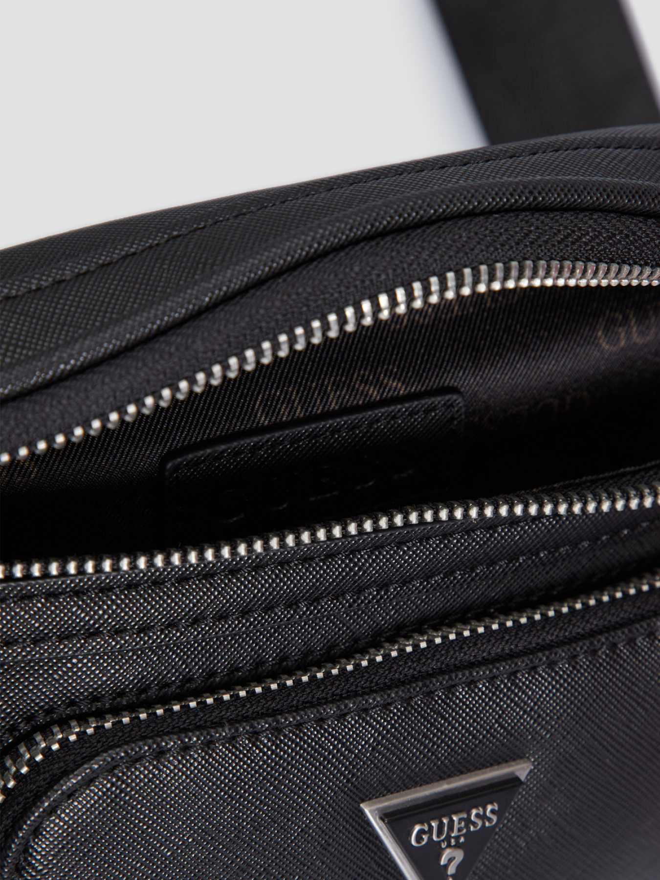 Сумки GUESS модель HMECSA.P3332;BLA Сумки GUESS модель HMECSA.P3332;BLA Фото