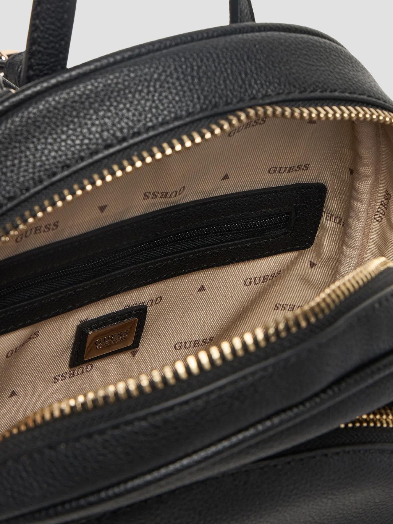 Рюкзаки GUESS модель HWBG71.18320;BLA Рюкзаки GUESS модель HWBG71.18320;BLA Фото