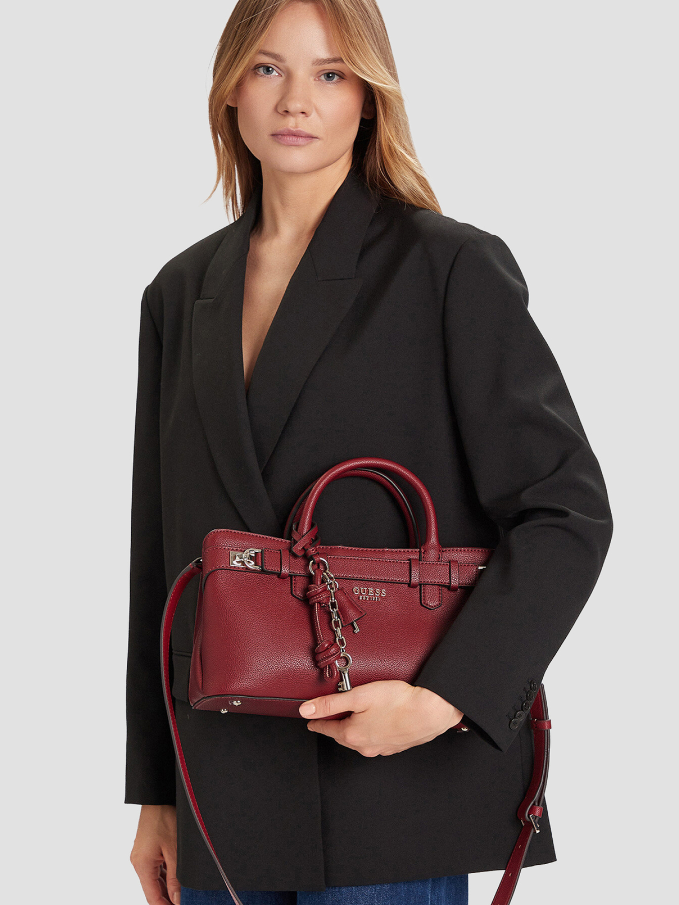 Сумки GUESS модель HWBG85.46060;RED Сумки GUESS модель HWBG85.46060;RED Фото