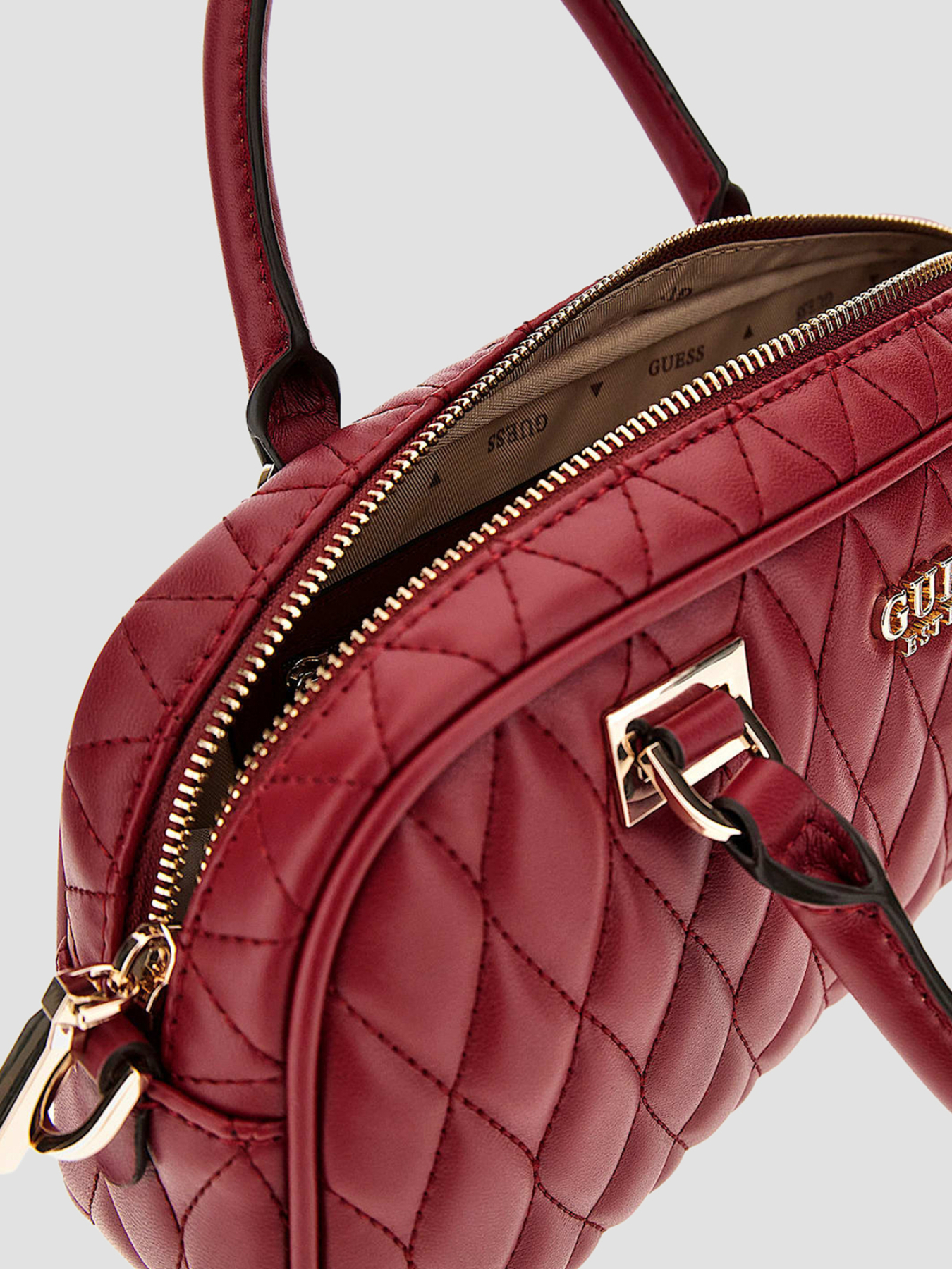 Сумки GUESS модель HWQG81.22050;RED Сумки GUESS модель HWQG81.22050;RED Фото