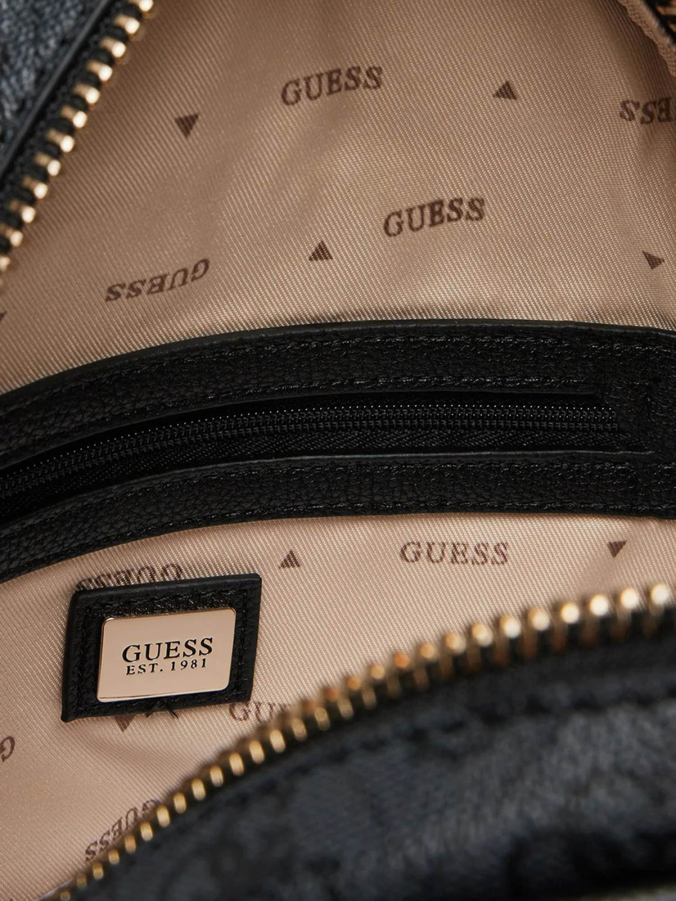 Рюкзаки GUESS модель HWSG71.18320;CLO Фото