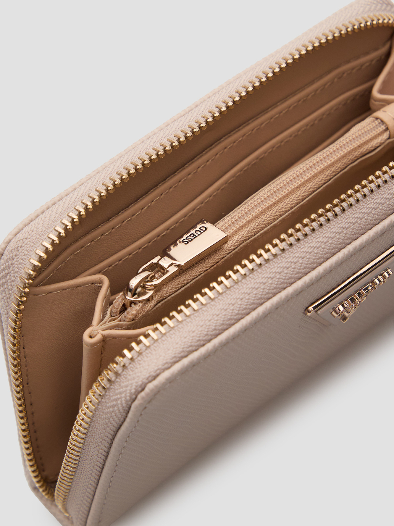 Кошельки GUESS модель SWZG74.59140;TAU Кошельки GUESS модель SWZG74.59140;TAU Фото
