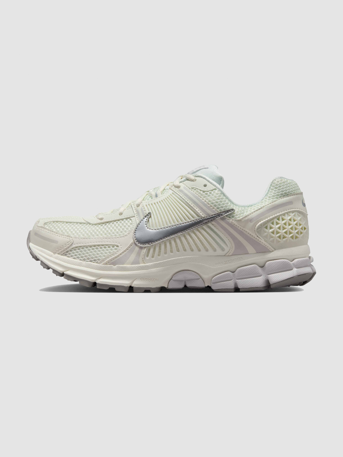 Кросівки NIKE Zoom Vomero 5 модель FB9149-103 Фото