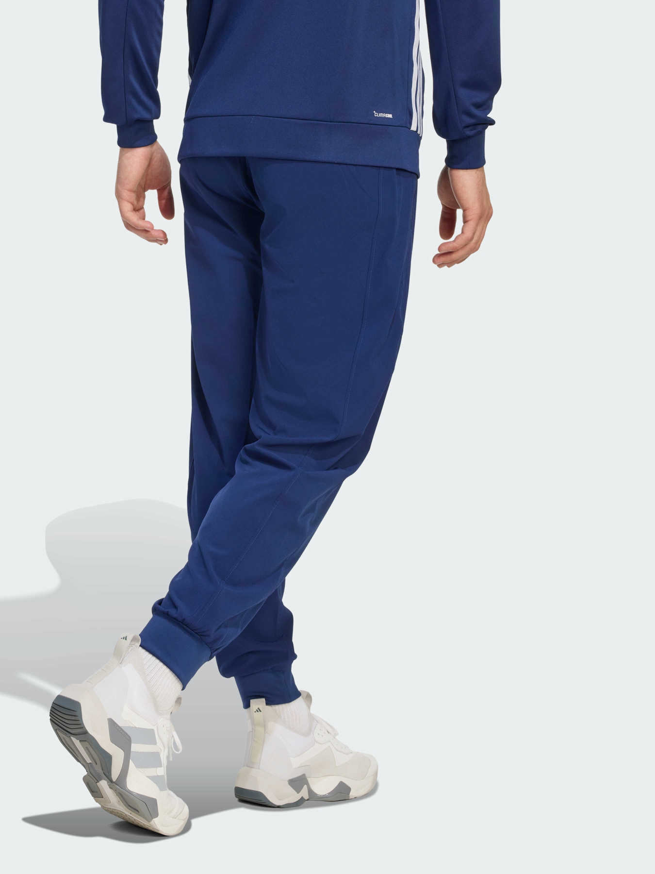 Штани Adidas Adidas Essentials модель KD2840 Штани Adidas Adidas Essentials модель KD2840 Фото
