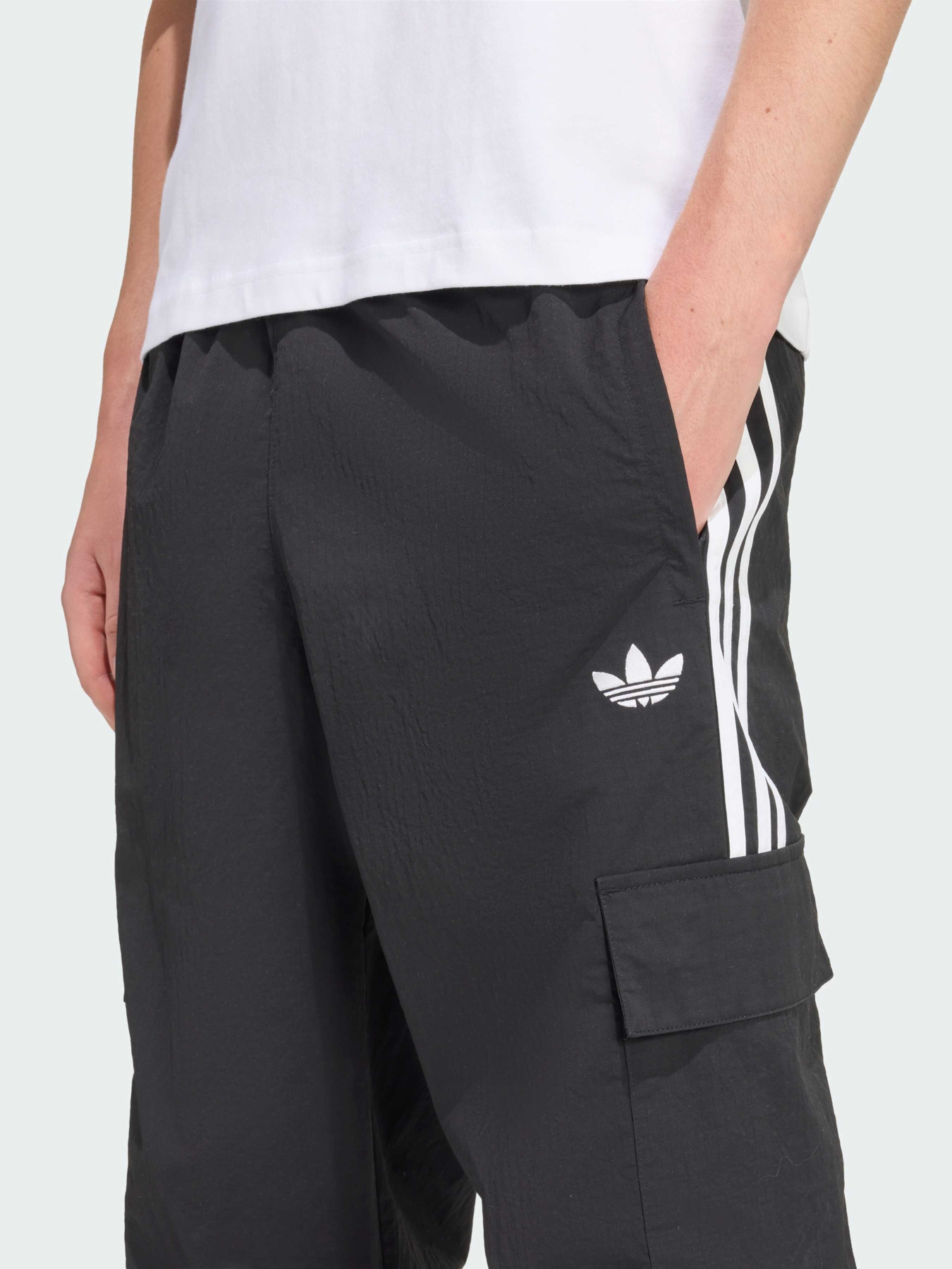 Штани Adidas Adicolor модель KE2927 Штани Adidas Adicolor модель KE2927 Фото