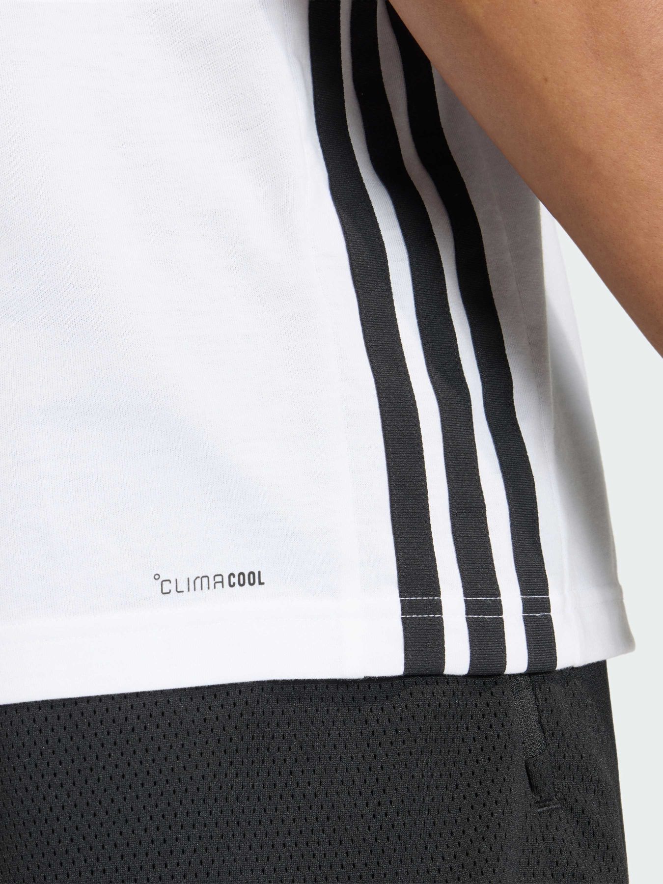 Футболки і поло Adidas Adidas Essentials модель KD0606 Футболки і поло Adidas Adidas Essentials модель KD0606 Фото