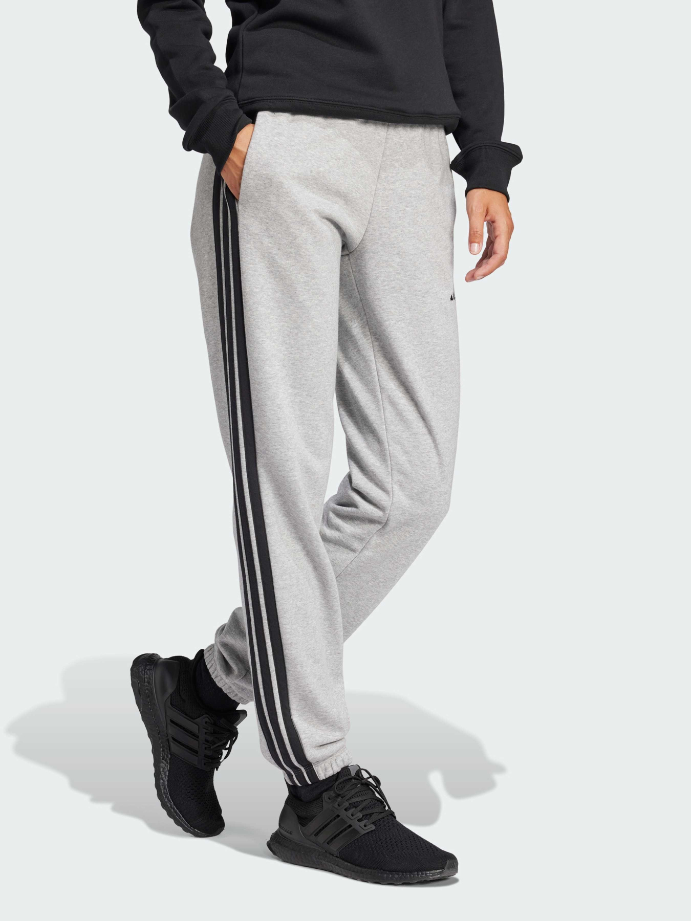 Брюки Adidas Adidas Essentials модель JD5310 Брюки Adidas Adidas Essentials модель JD5310 Фото