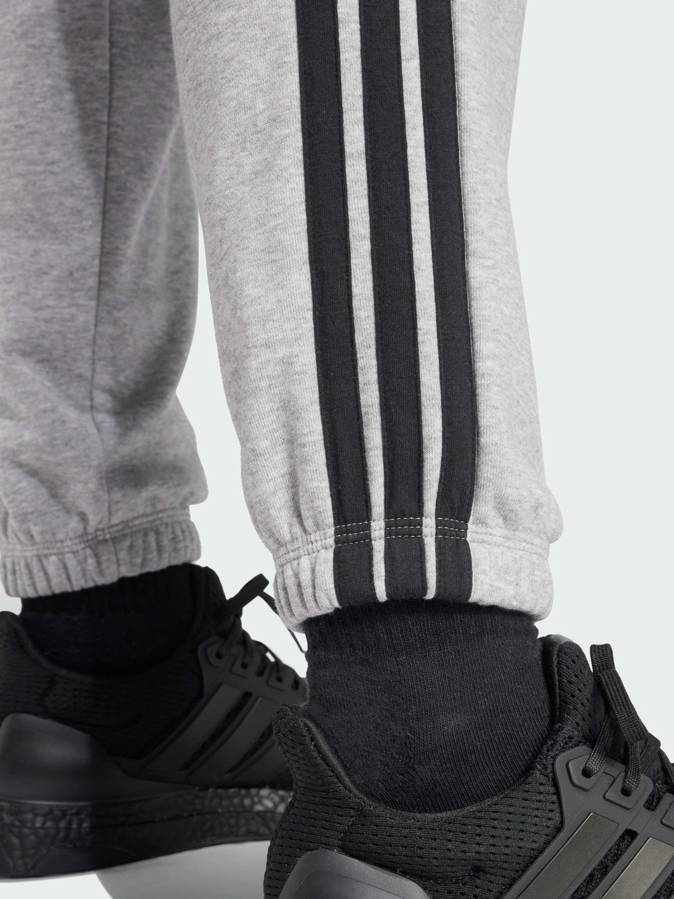Брюки Adidas Adidas Essentials модель JD5310 Брюки Adidas Adidas Essentials модель JD5310 Фото