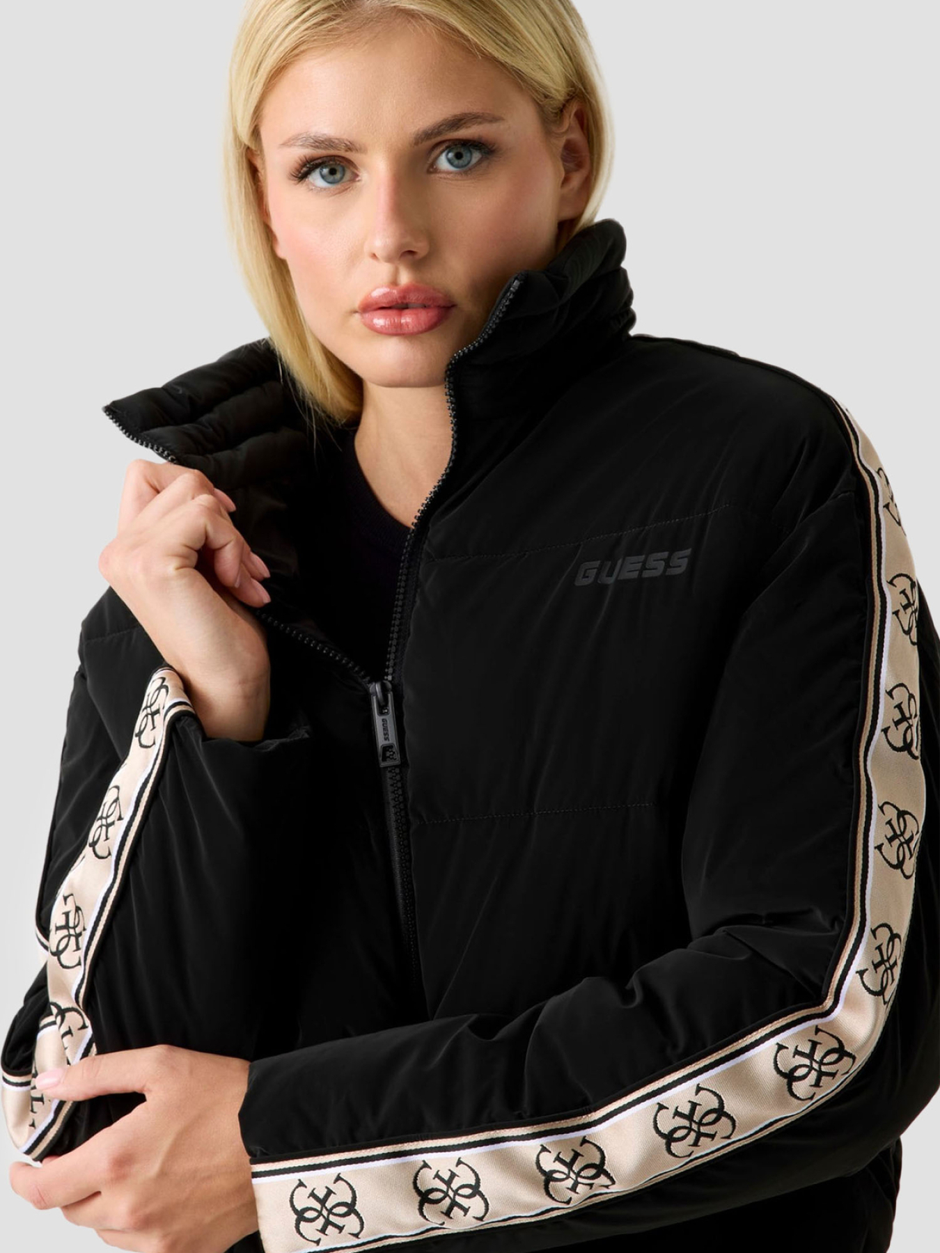Куртки та дублянки GUESS модель V5BL11.WGYC2;JBLK Фото
