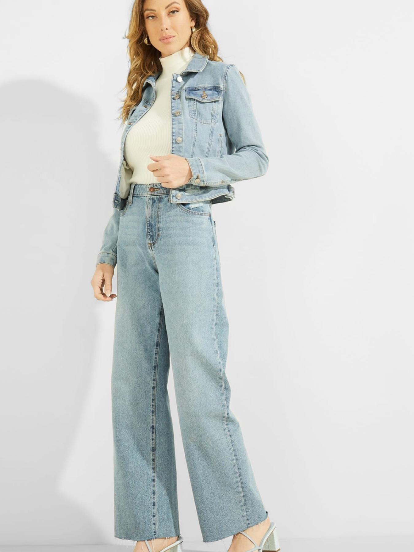 Куртки и дубленки GUESS модель W2GN0E.D4LU2;ARWA Фото