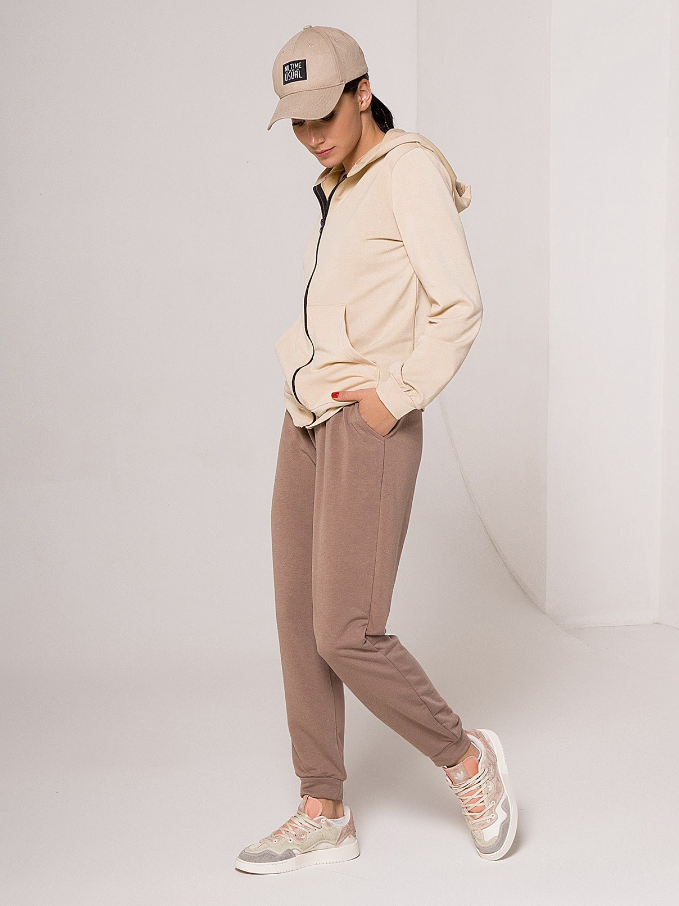 Костюми ISSA Plus модель 13103B_brownbeige Фото