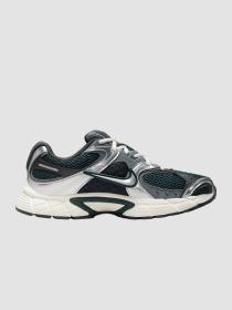 Кросівки NIKE V5 Rnr модель HQ7901-300 Фото