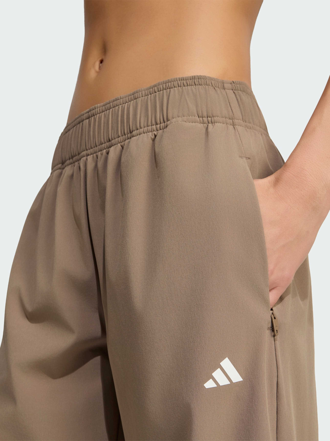 Брюки Adidas Adidas Essentials модель KT1259 Брюки Adidas Adidas Essentials модель KT1259 Фото