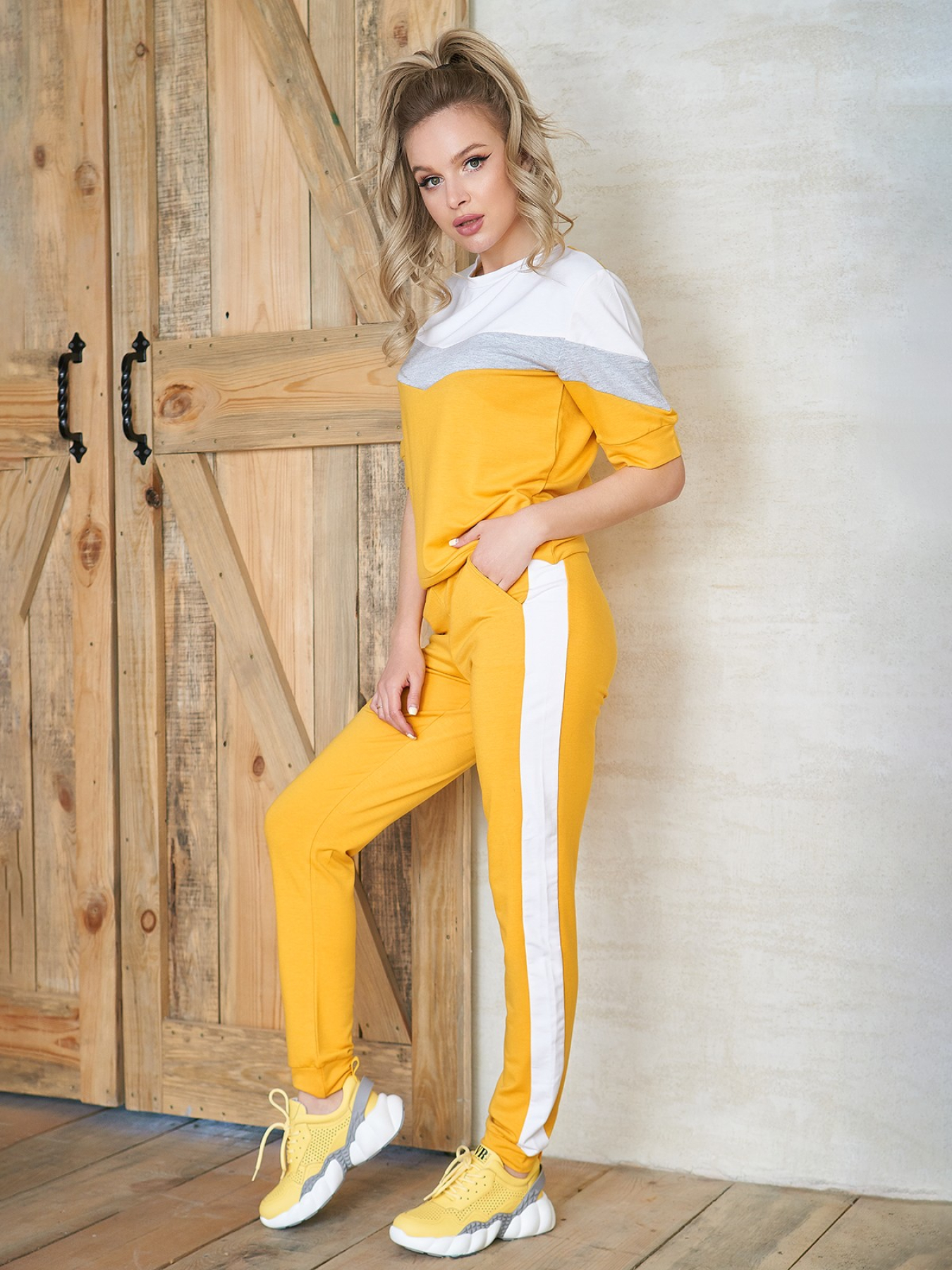 Костюмы ISSA Plus модель 10590_mustard Фото